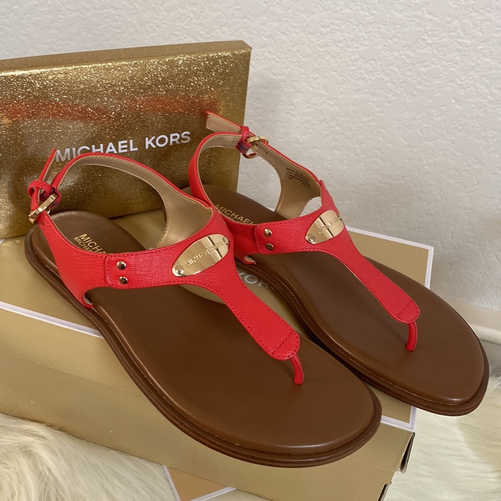 New In Box MICHAEL Michael Kors MK Logo Plate Thong Sandals 7